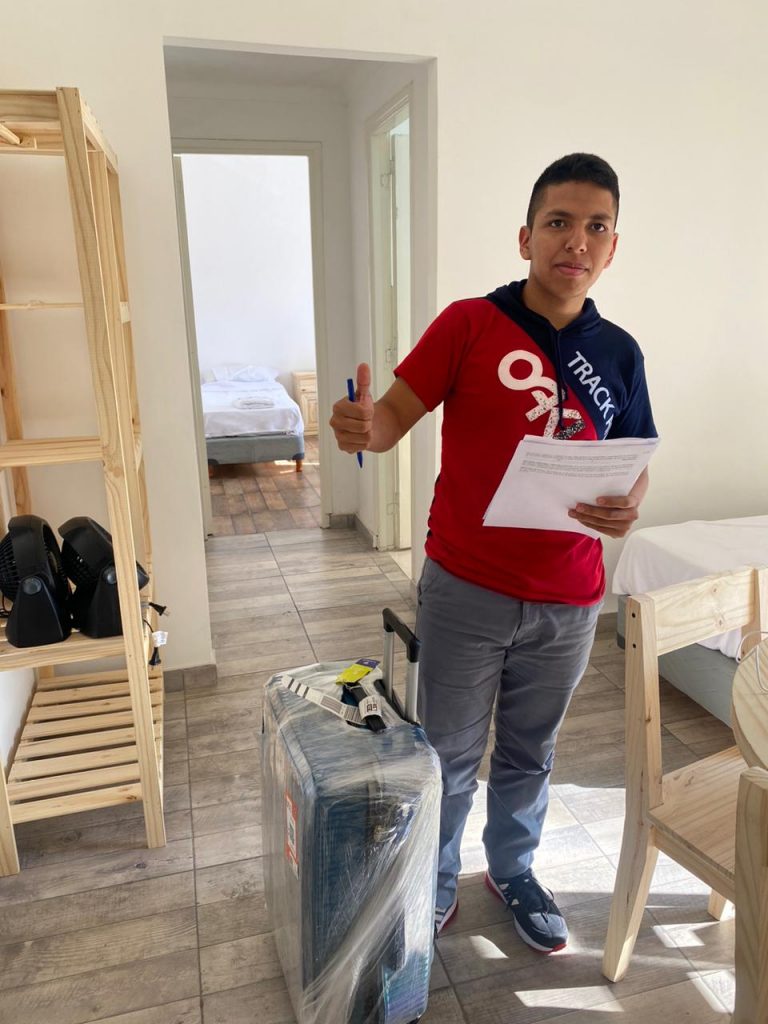 Estudiantes en sus nuevos hogares con nuestra asesoría para estudiar en Argentina